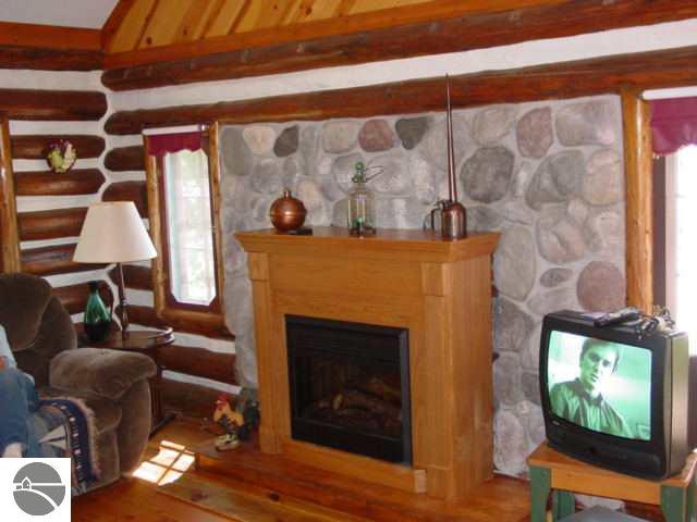 3139 Herron Road Frankfort, MI 49635 - Photo 5 of 13 1689307-4.JPG