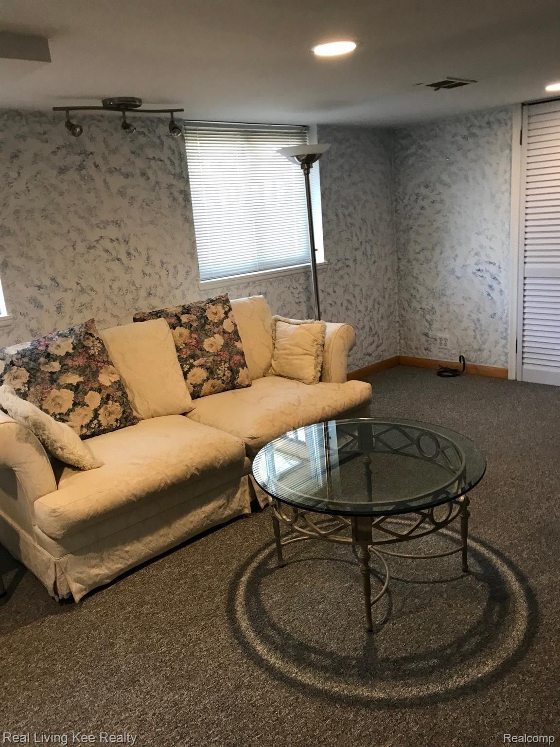 1324 Catalpa Drive Rochester, MI 48307 - Photo 37 of 45 IMG_0794.jpg