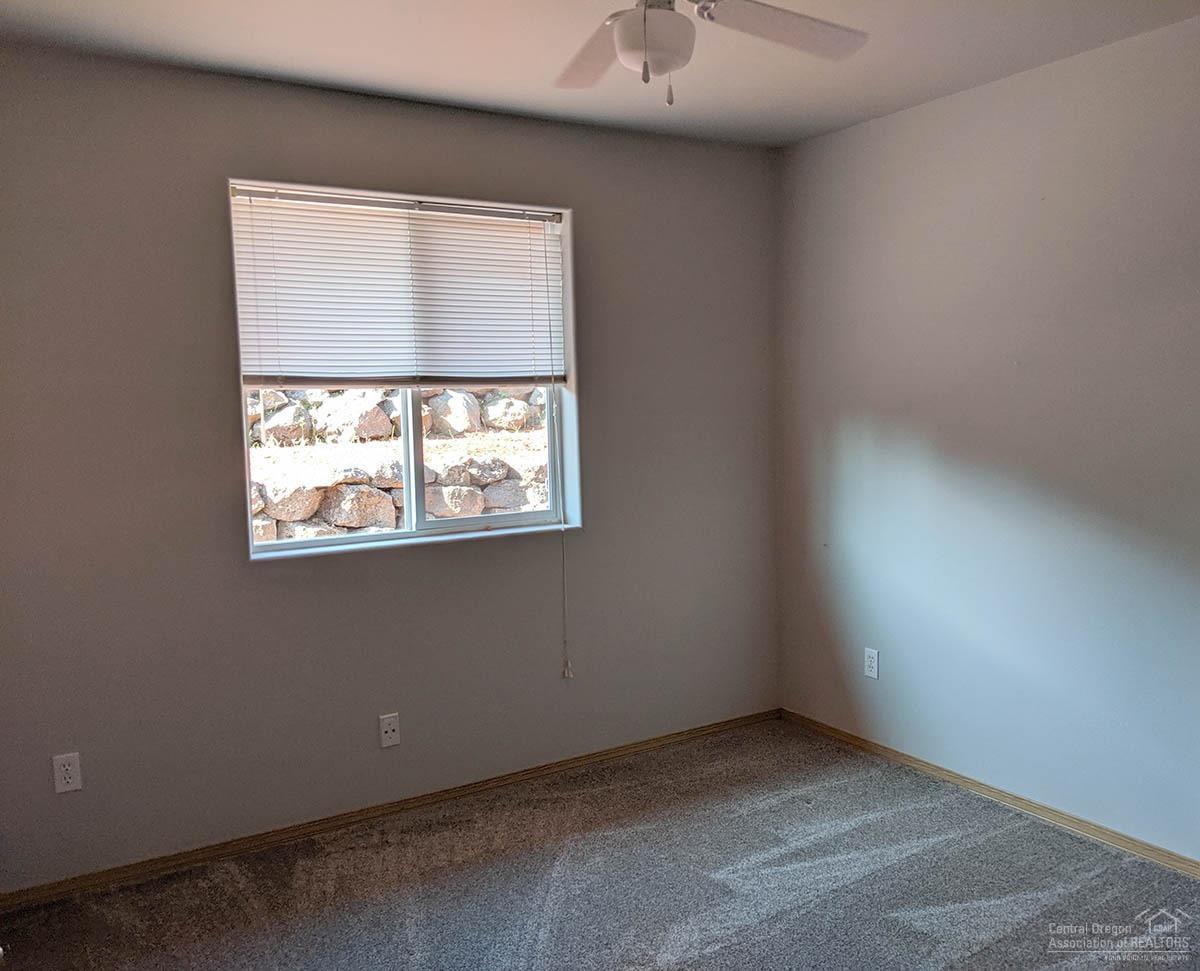 20121 Hawes Lane Bend, OR 97702 - Photo 6 of 15 Additional Photo