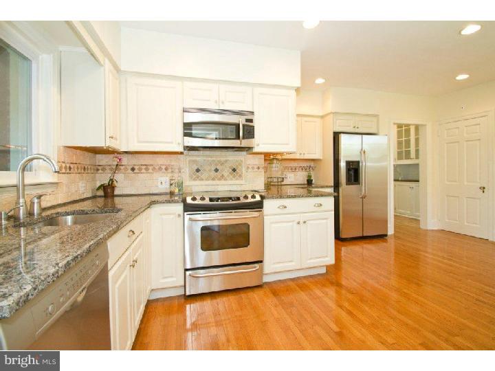 1144 Mill Rd Circle Rydal, PA 19046 - Photo 9 of 17