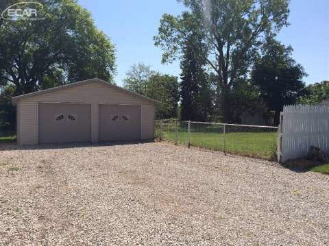 2326 North Linden Road Flint, MI 48504 - Photo 26 of 26 20445365-25.JPG