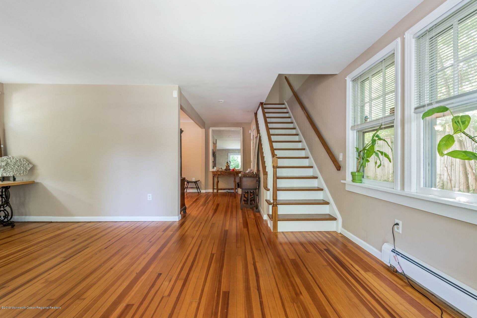 731 South Riverside Drive Neptune Township, NJ 07753 - Photo 4 of 24 3