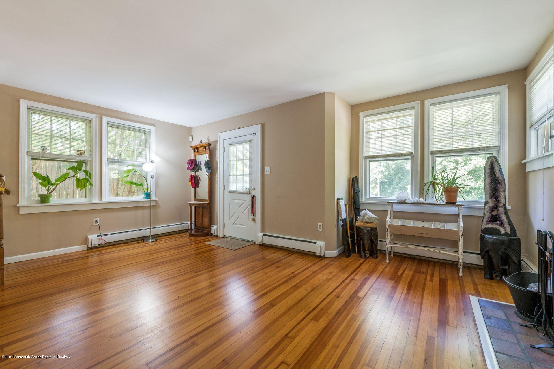 731 South Riverside Drive Neptune Township, NJ 07753 - Photo 6 of 24 5