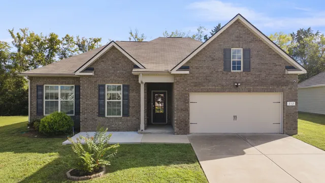 $425,000 | 212 Princeton Drive, Lebanon, TN 37087