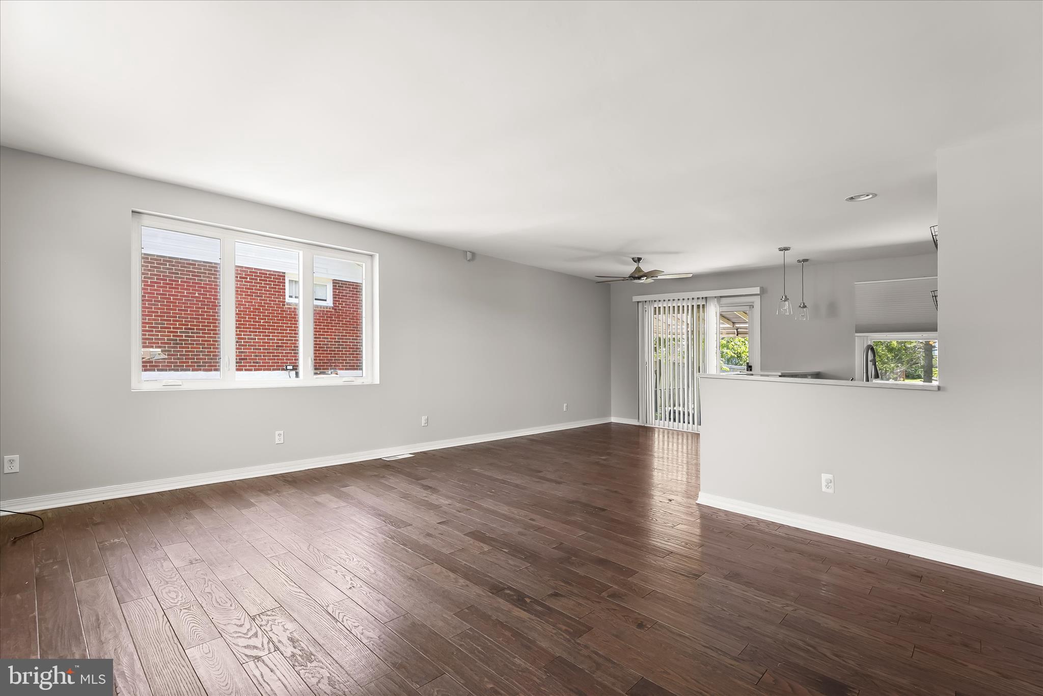2325 Harford Hills Road Baltimore, MD 21234 - Photo 7 of 47 Living Room