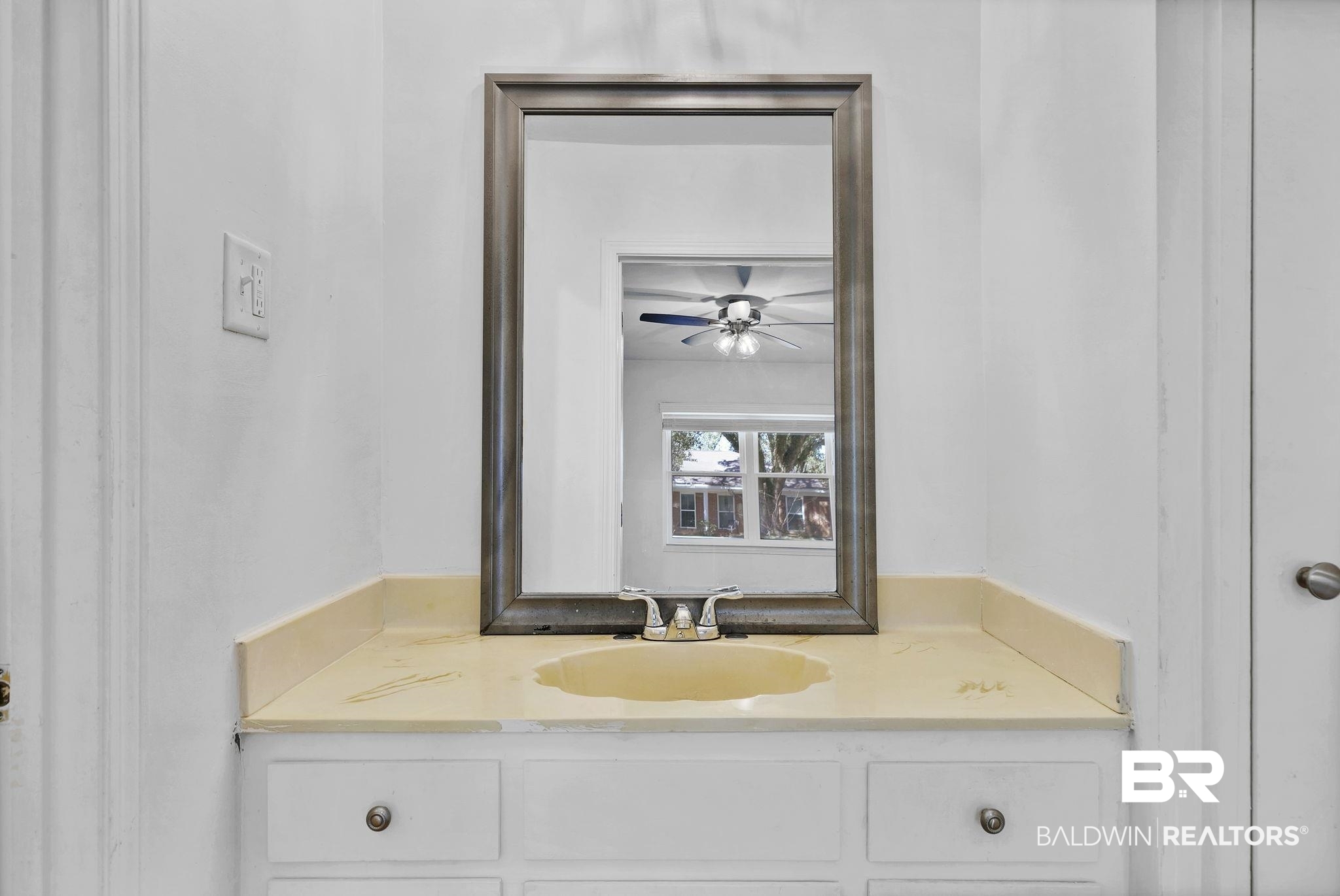 5817 Woodgate Road Mobile, AL 36609 - Photo 42 of 85 Primary Bathroom