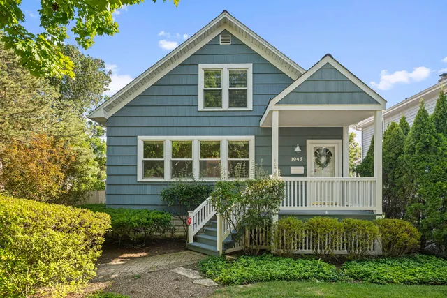 $590,000 | 1045 Fair Oaks Avenue, Deerfield, IL 60015
