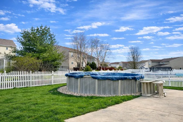 $399,900 | 25355 Shannon Drive, Manhattan, IL 60442