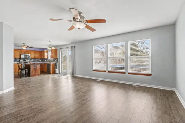 $399,900 | 25355 Shannon Drive, Manhattan, IL 60442