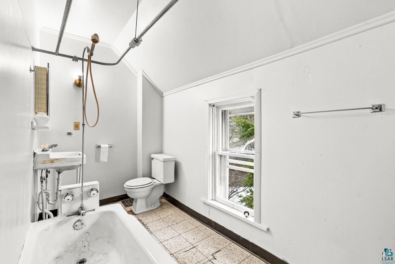 155 West Myrtle Street Duluth, MN 55811 - Photo 14 of 20