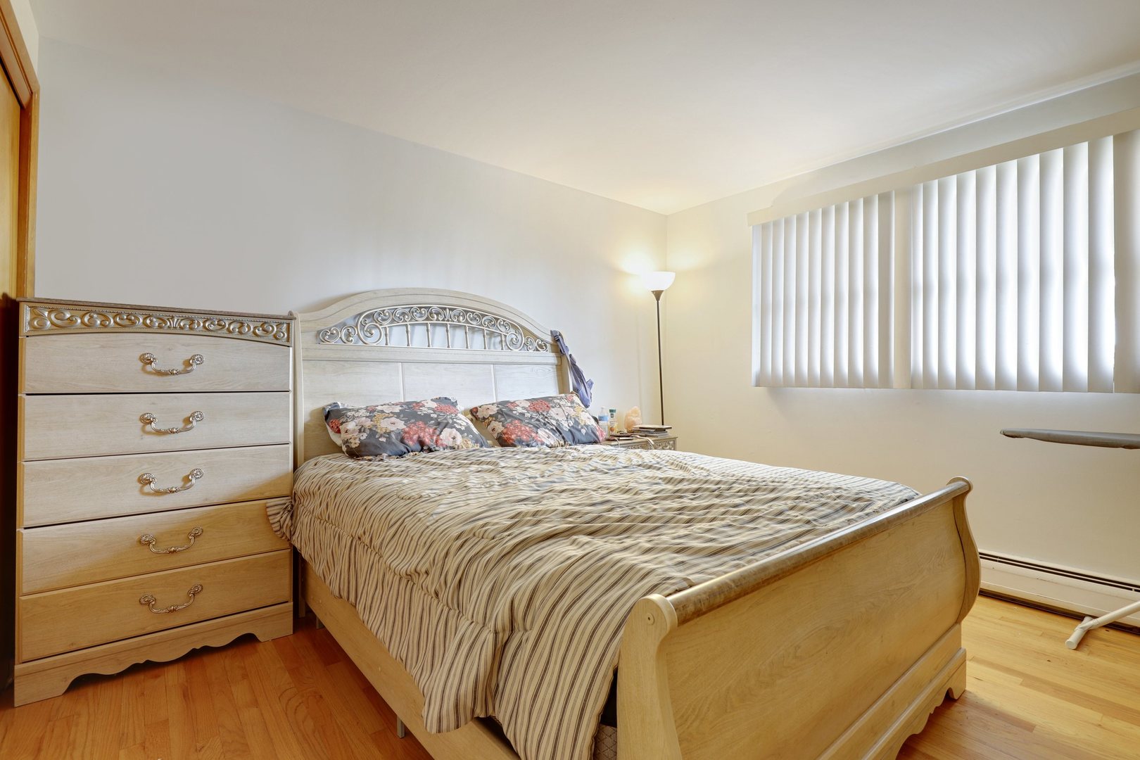 11907 Gregory Street, Unit 3 Blue Island, IL 60406 - Photo 8 of 17 a bedroom with a bed and a window