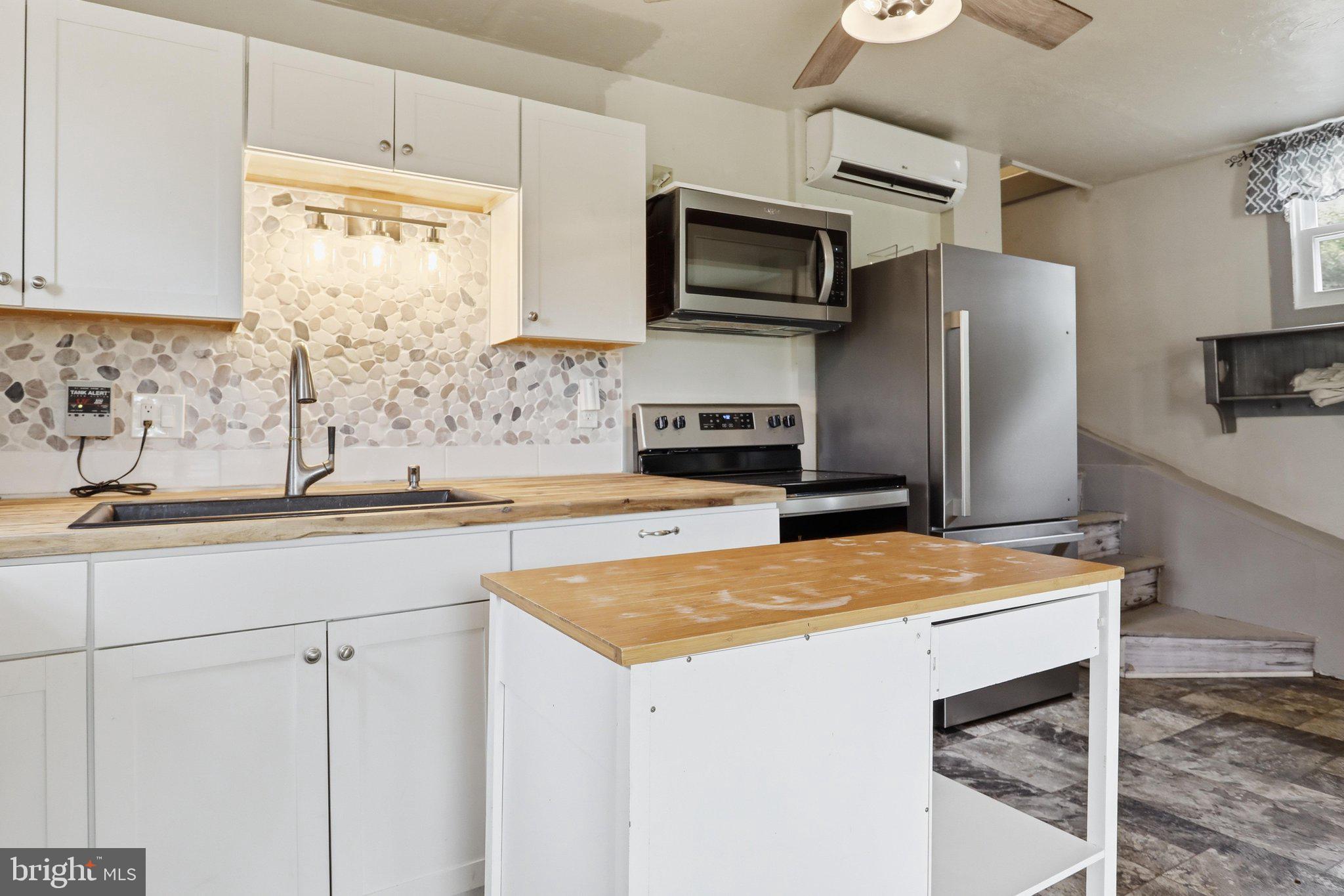 12527 Rockdale Road Clear Spring, MD 21722 - Photo 4 of 25 Stainless Appliances