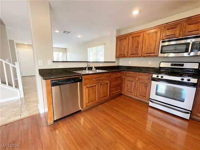 $2,100 | 1176 Claire Rose Avenue, Las Vegas, NV 89183