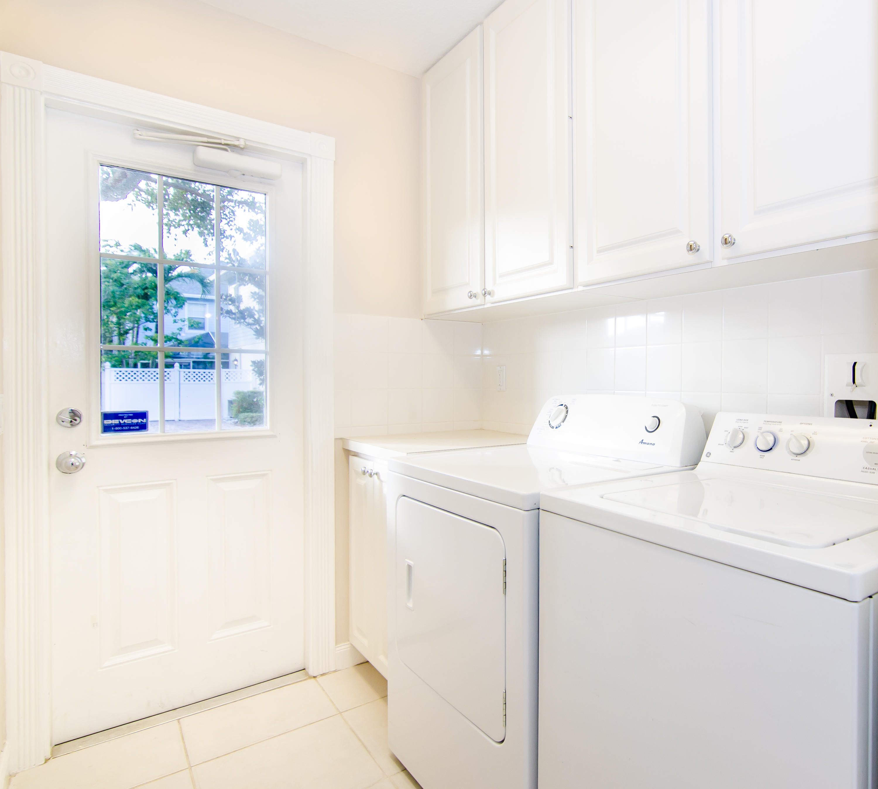 3192 West Community Drive Jupiter, FL 33458 - Photo 11 of 36 Laundry Room