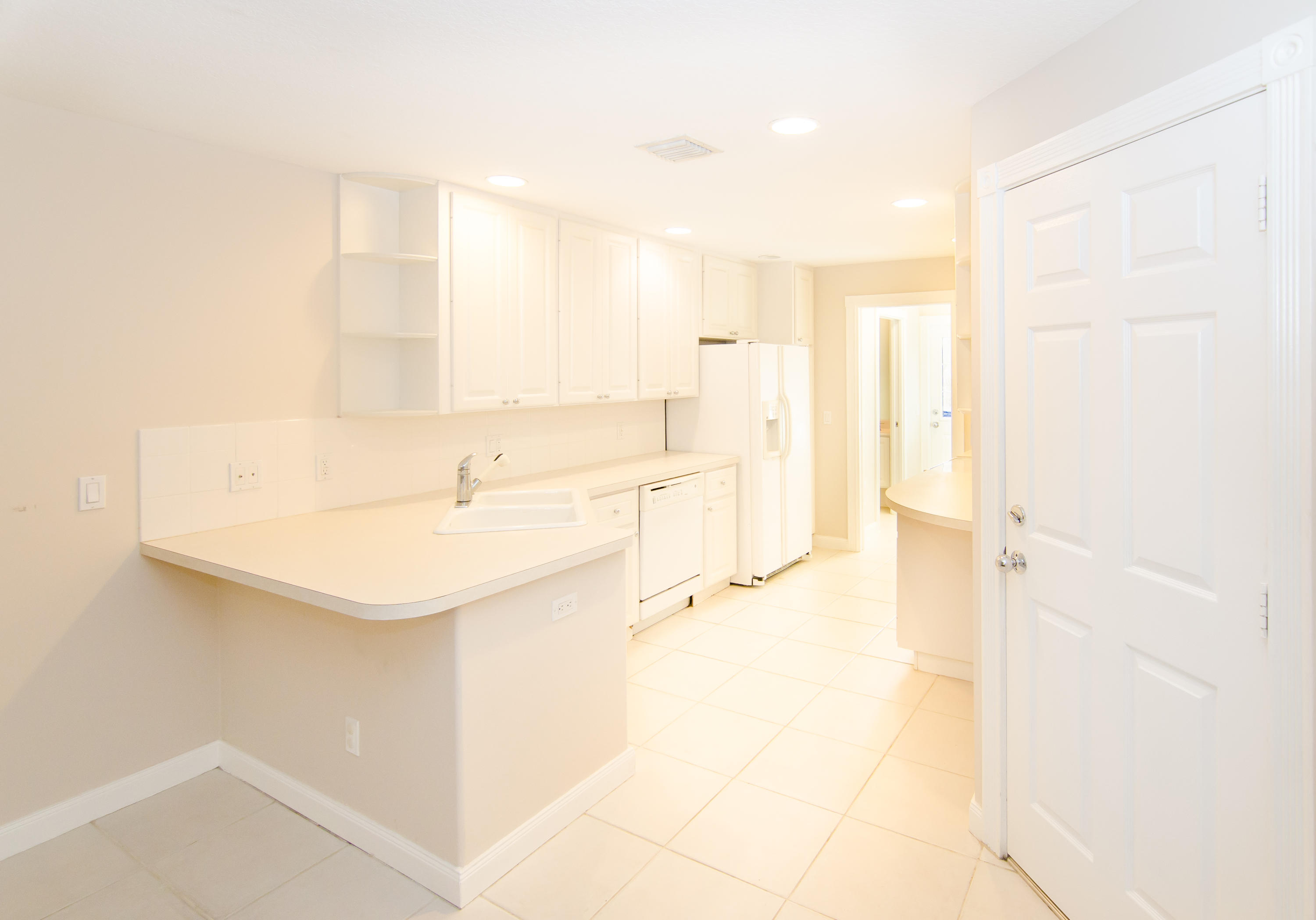 3192 West Community Drive Jupiter, FL 33458 - Photo 6 of 36 Kitchen