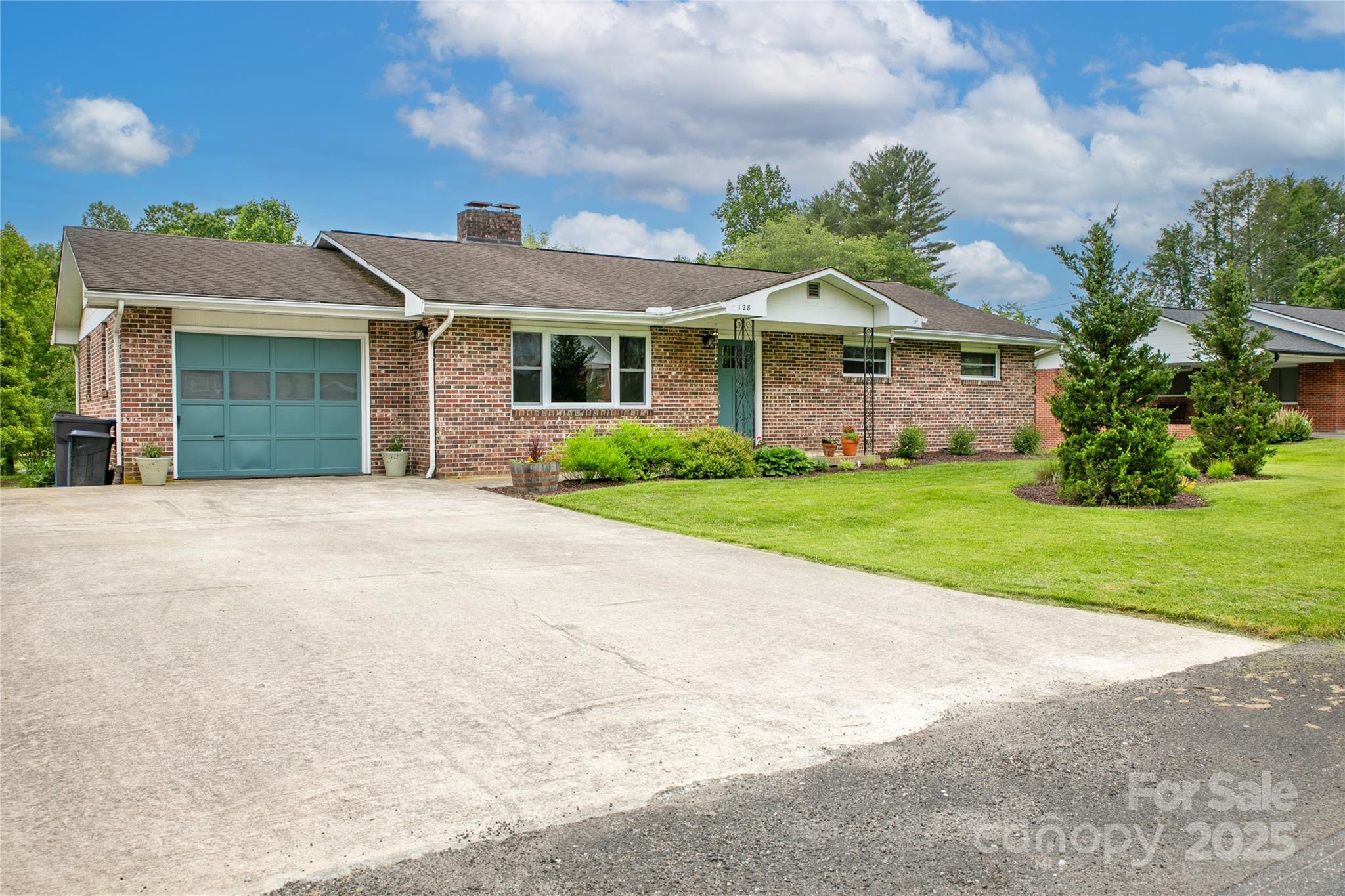 128 Allison Road Brevard, NC 28712 - Photo 1 of 39 Gallery Image 1