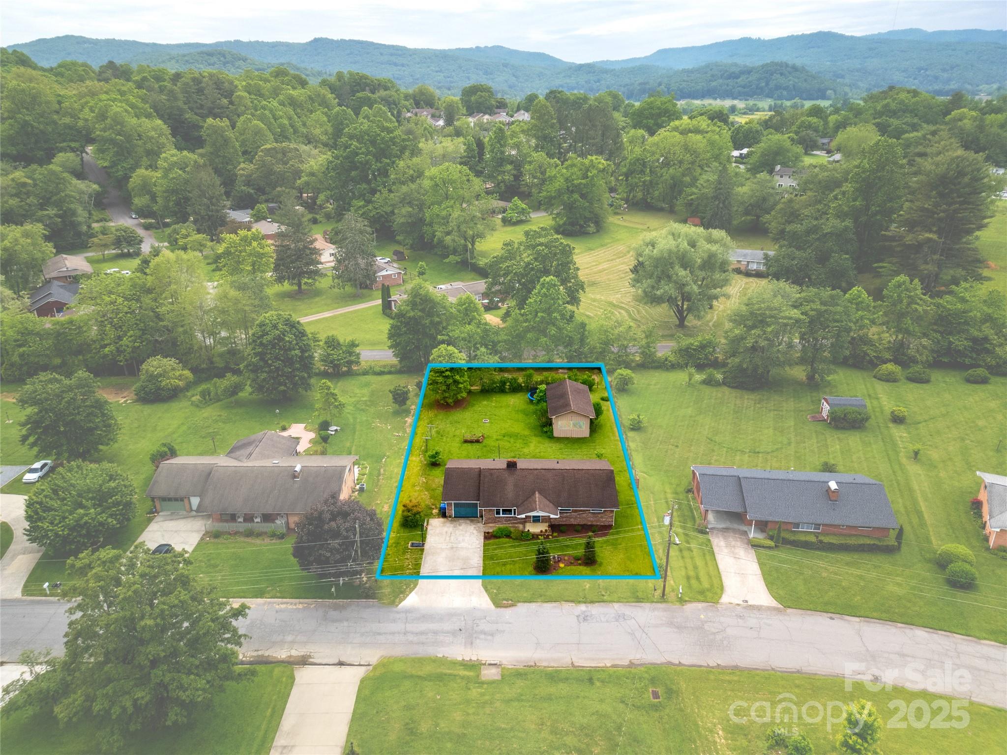 128 Allison Road Brevard, NC 28712 - Photo 6 of 39 Gallery Image 6