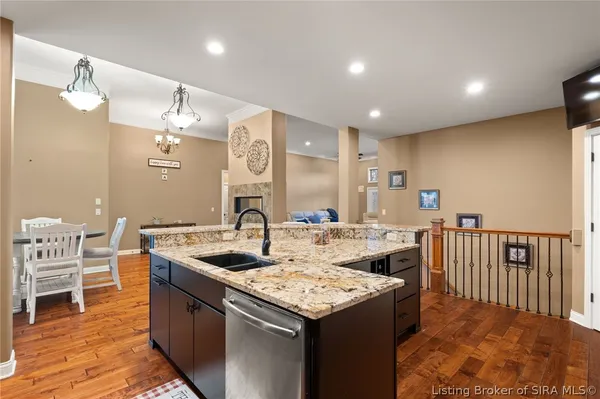 $720,000 | 2024 Vincennes Place, Floyds Knobs, IN 47119