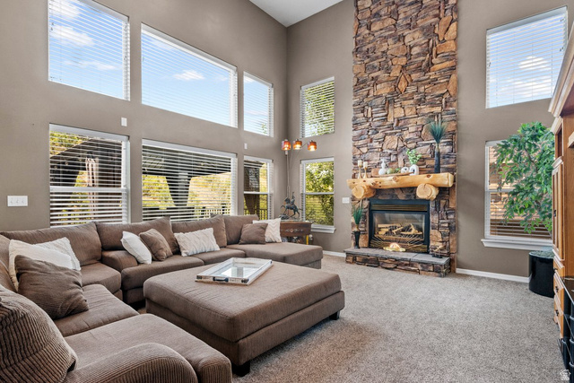 288 South Hillside Drive Elk Ridge, UT 84651 - Photo 6 of 27 Spacious great room with lots of natural light and vaulted ceilings