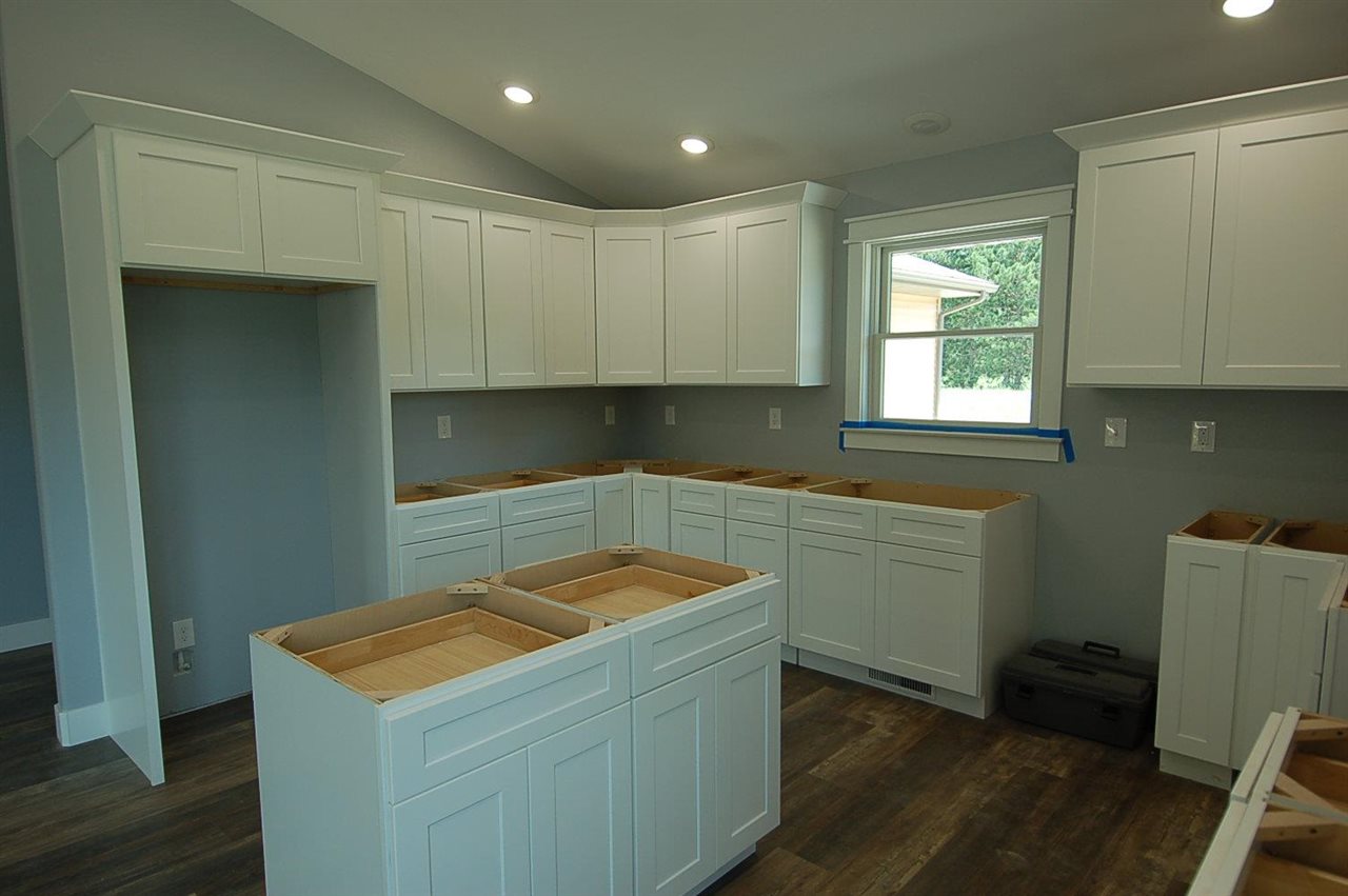 5320 45 1/2 Road Cadillac, MI 49601 - Photo 2 of 17 1888413-1.JPG
