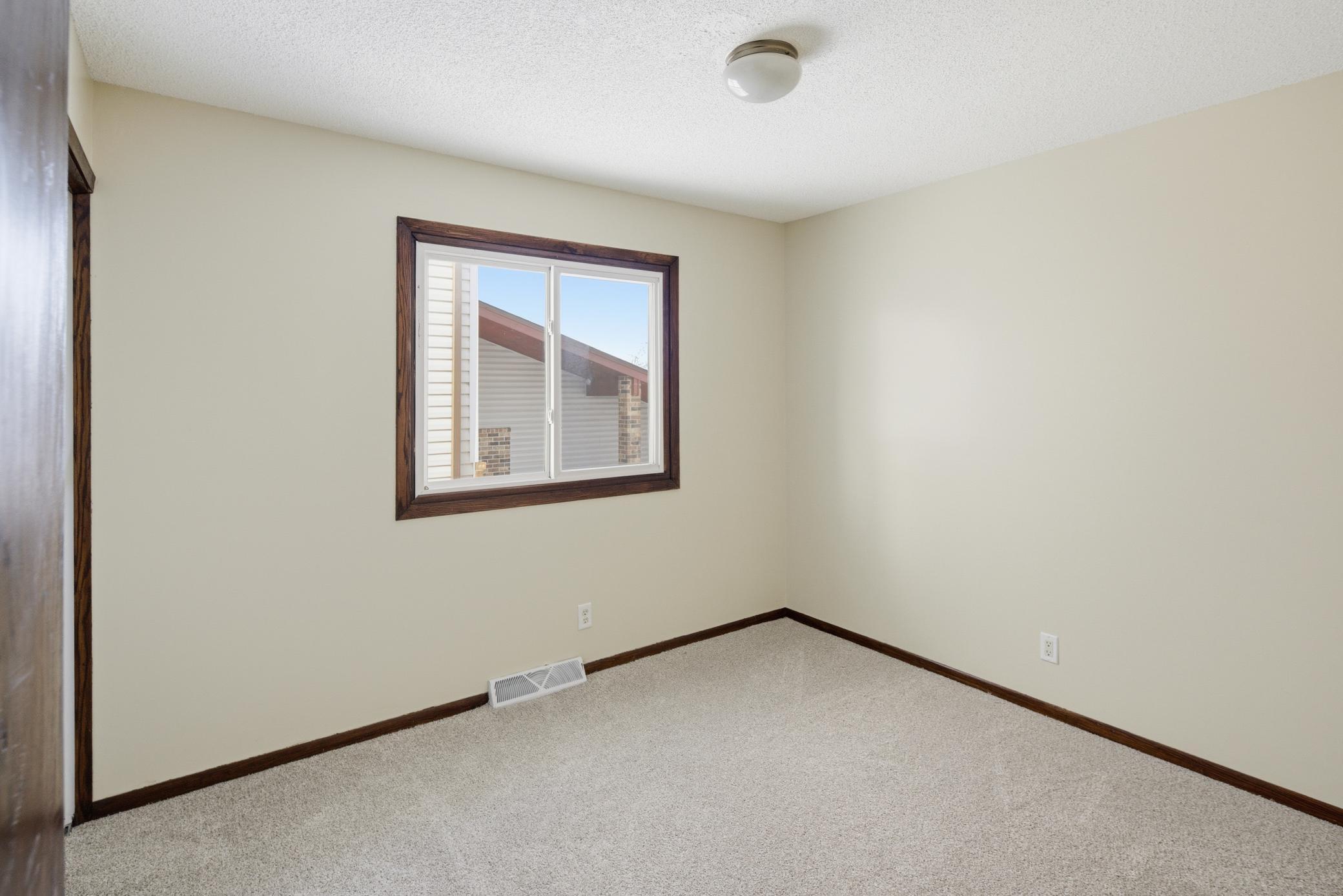 960 43 1/2 Avenue Northeast Columbia Heights, MN 55421 - Photo 11 of 28