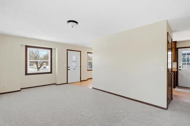 $359,500 | 960 43 1/2 Avenue Northeast, Columbia Heights, MN 55421