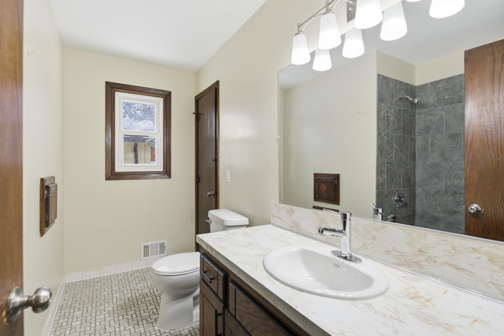 960 43 1/2 Avenue Northeast Columbia Heights, MN 55421 - Photo 8 of 28