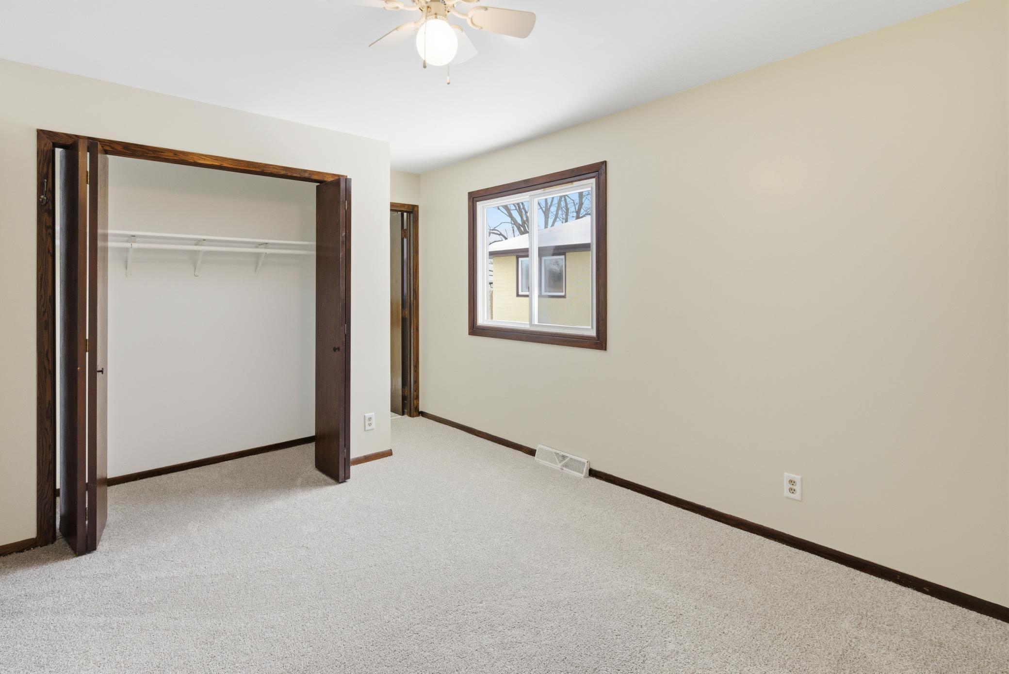 960 43 1/2 Avenue Northeast Columbia Heights, MN 55421 - Photo 10 of 28