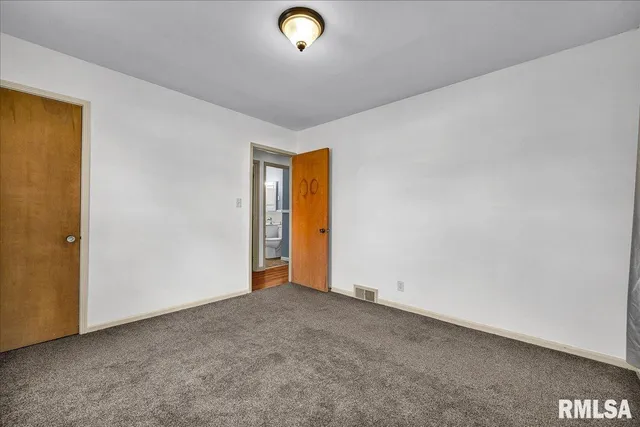 $90,000 | 1165 Jefferson Street, Galesburg, IL 61401