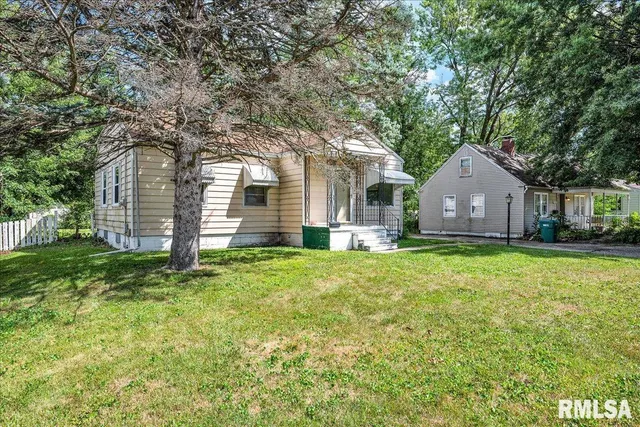 $90,000 | 1165 Jefferson Street, Galesburg, IL 61401