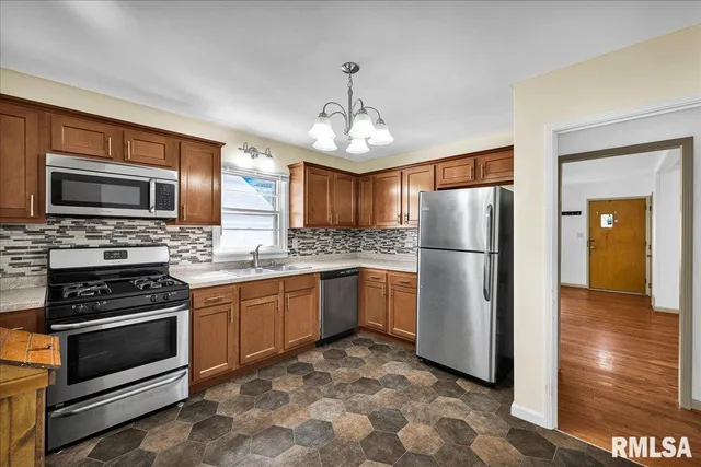 $90,000 | 1165 Jefferson Street, Galesburg, IL 61401