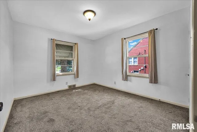 $90,000 | 1165 Jefferson Street, Galesburg, IL 61401