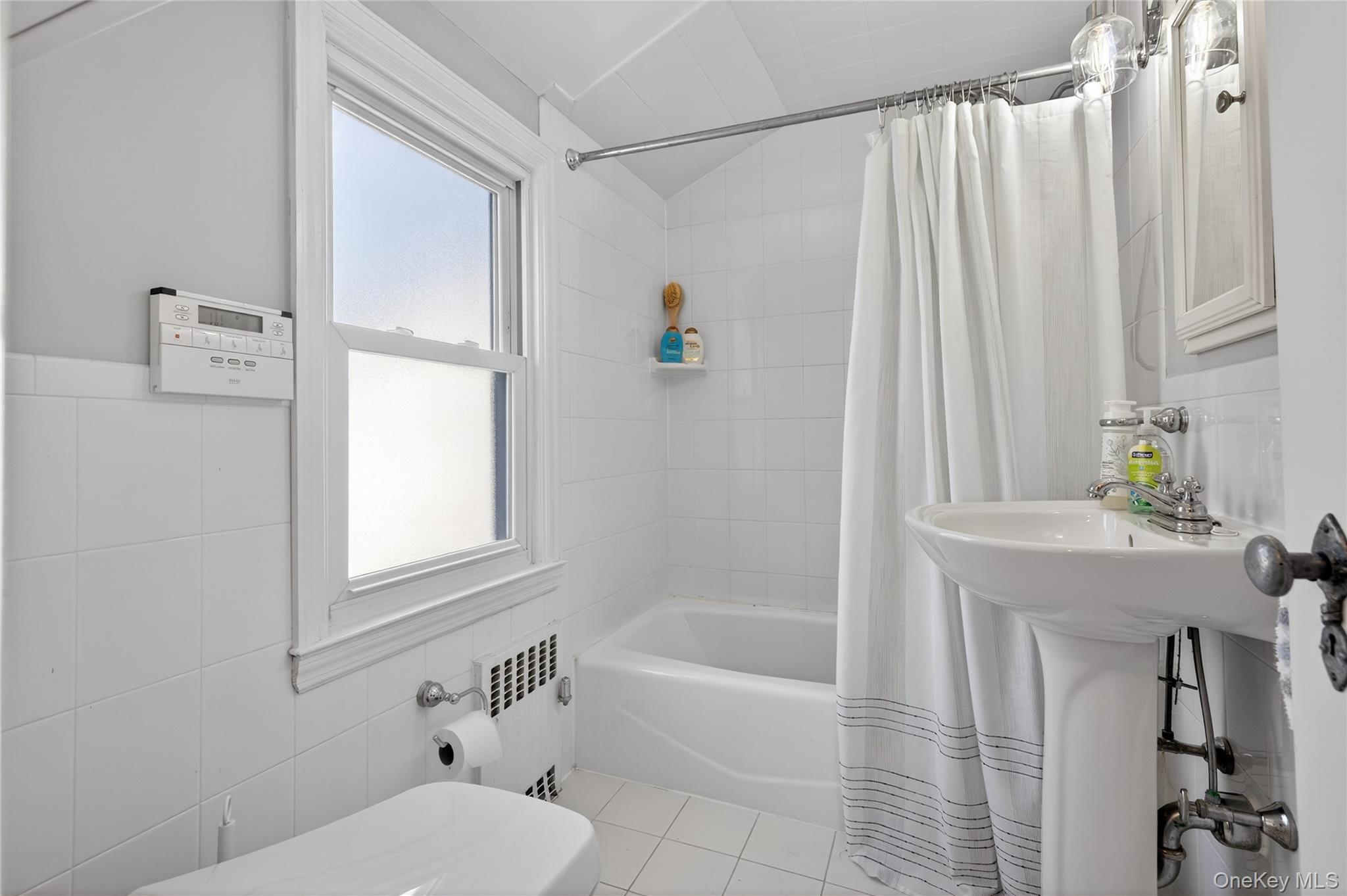 29 Babylon Turnpike Merrick, NY 11566 - Photo 22 of 28