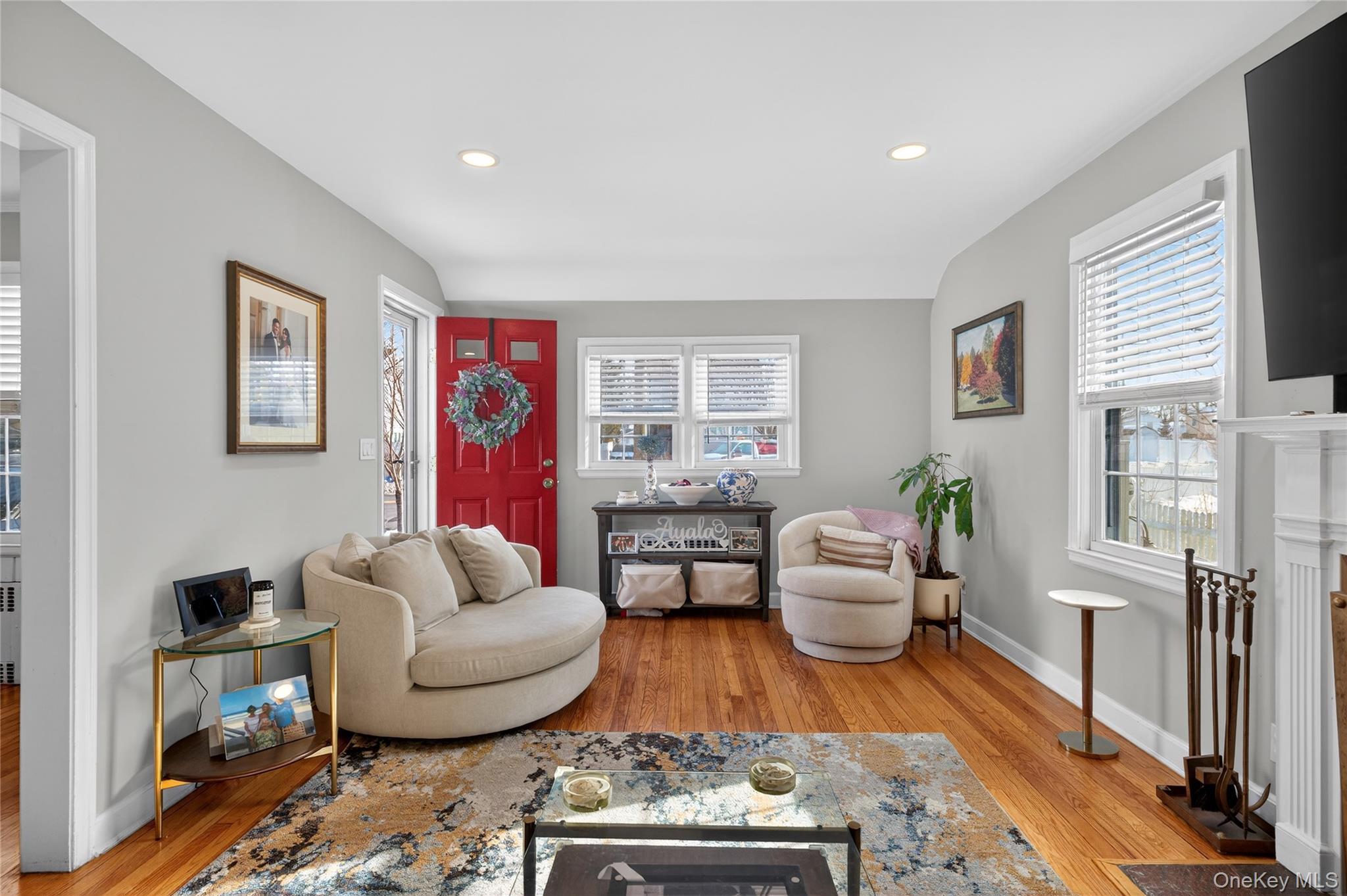 29 Babylon Turnpike Merrick, NY 11566 - Photo 5 of 28