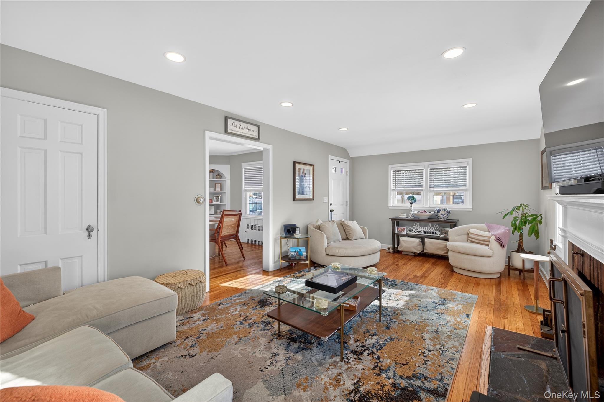 29 Babylon Turnpike Merrick, NY 11566 - Photo 6 of 28