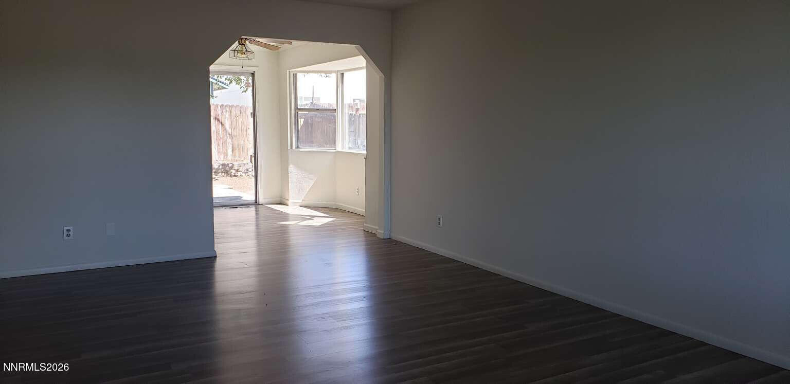1850 Del Rosa Way Sparks, NV 89434 - Photo 2 of 6 Liu.2