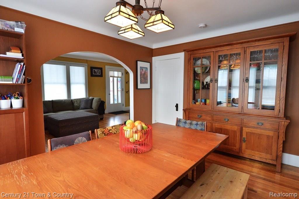 18618 Farmington Road Livonia, MI 48152 - Photo 10 of 43 Large dining room to living room. Beautiful archways; coved ceilings.