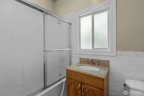 $945,000 | 2010 Northeast 54th Street, Seattle, WA 98105