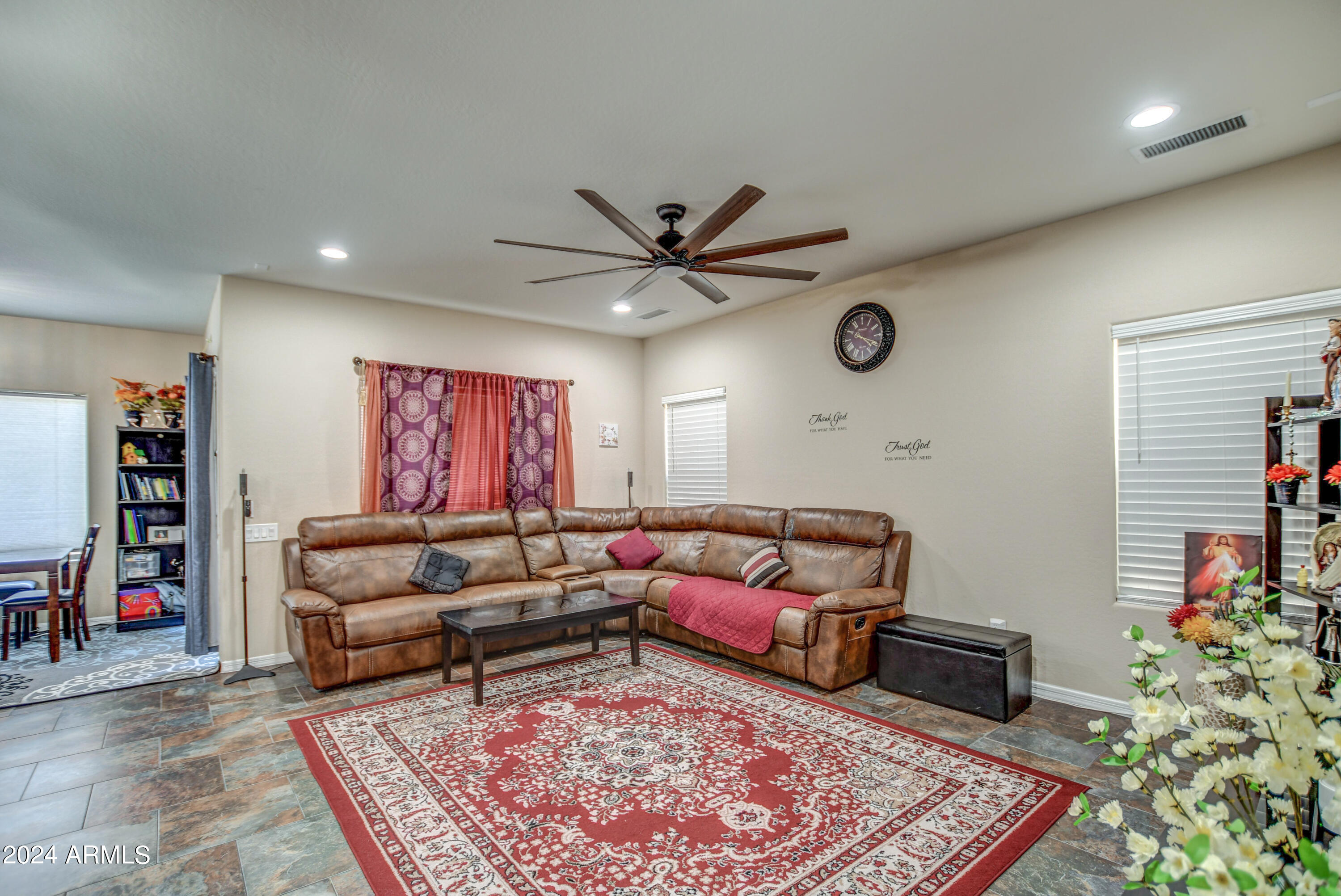 2015 West Davis Road Phoenix, AZ 85023 - Photo 11 of 62 Family 2