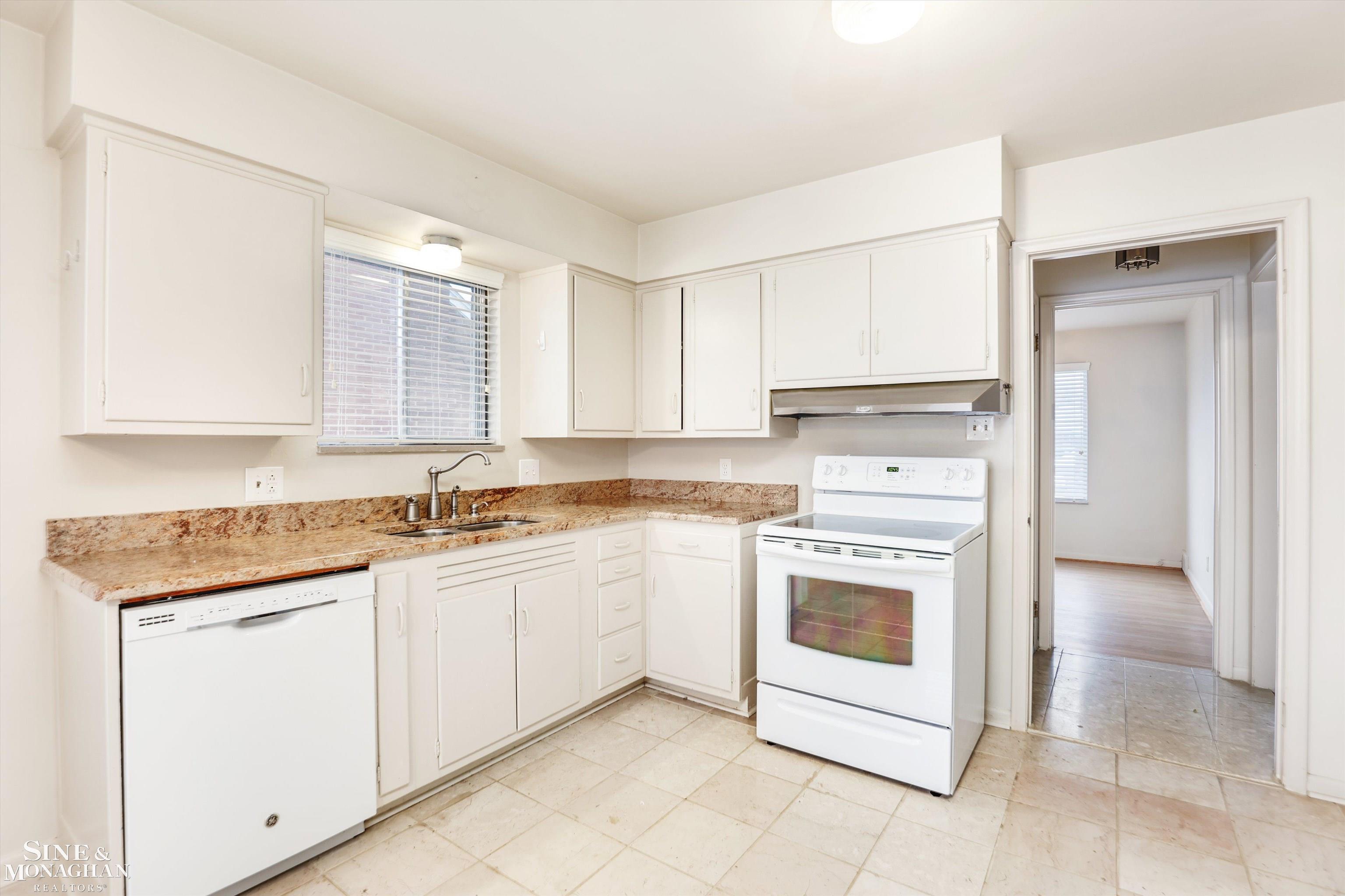 779 Harcourt Road Grosse Pointe, MI 48230 - Photo 23 of 32 50137768-3b9c525a-f90a-482f-9412-a09ae789ea23.JPG