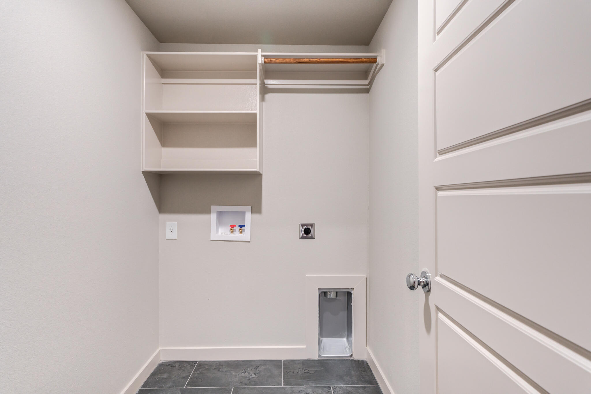 7029 25th Street Lubbock, TX 79407 - Photo 25 of 52 a view of an empty walk in closet