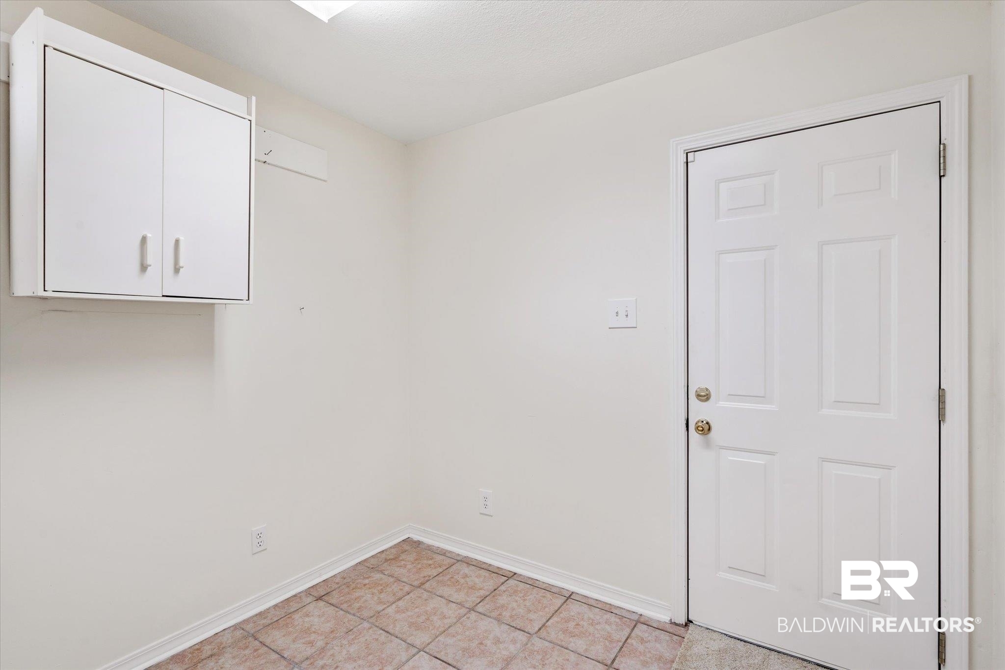 7236 Highpointe Place East Daphne, AL 36527 - Photo 25 of 32 Laundry area featuring light tile patterned floors