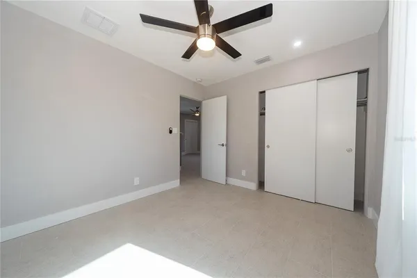$2,300 | 2004 1st Street Southeast, St. Petersburg, FL 33705
