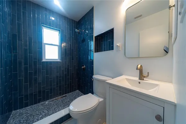 $2,300 | 2004 1st Street Southeast, St. Petersburg, FL 33705