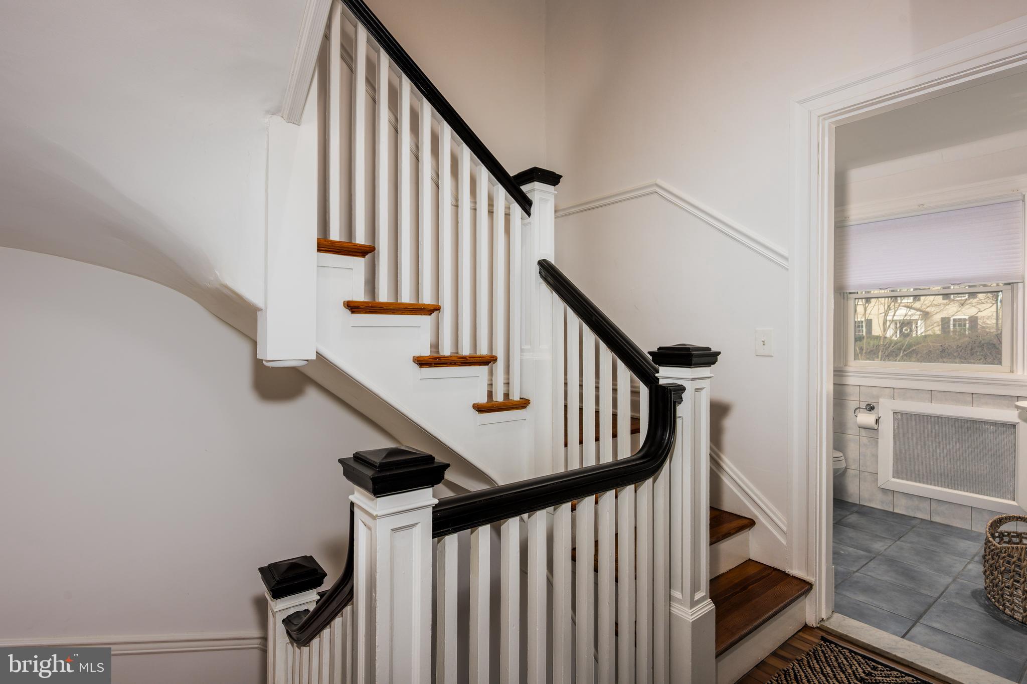 4307 Wickford Road Baltimore, MD 21210 - Photo 15 of 38 a view of entryway