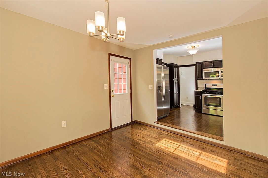 3253 Bradford Road Cleveland, OH 44118 - Photo 16 of 34