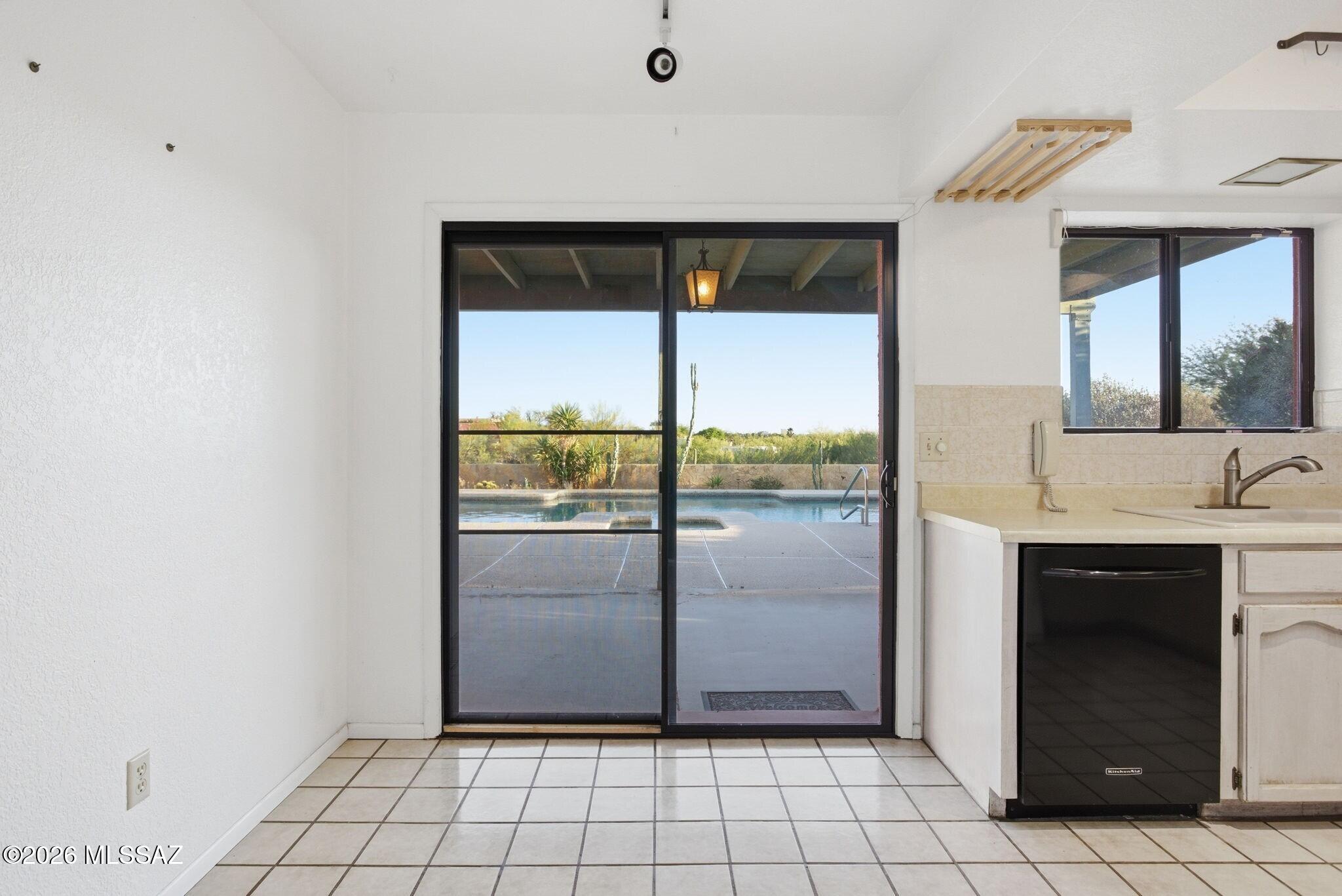 6090 East River Road Tucson, AZ 85750 - Photo 11 of 49