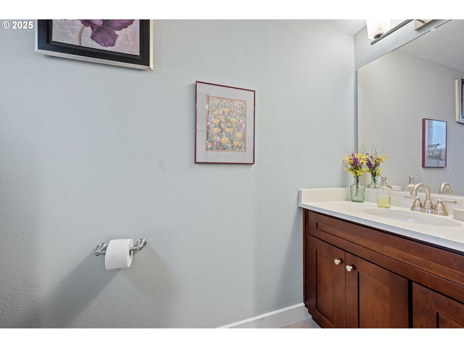 355 River Loop 2 Eugene, OR 97404 - Photo 11 of 47 Bathroom