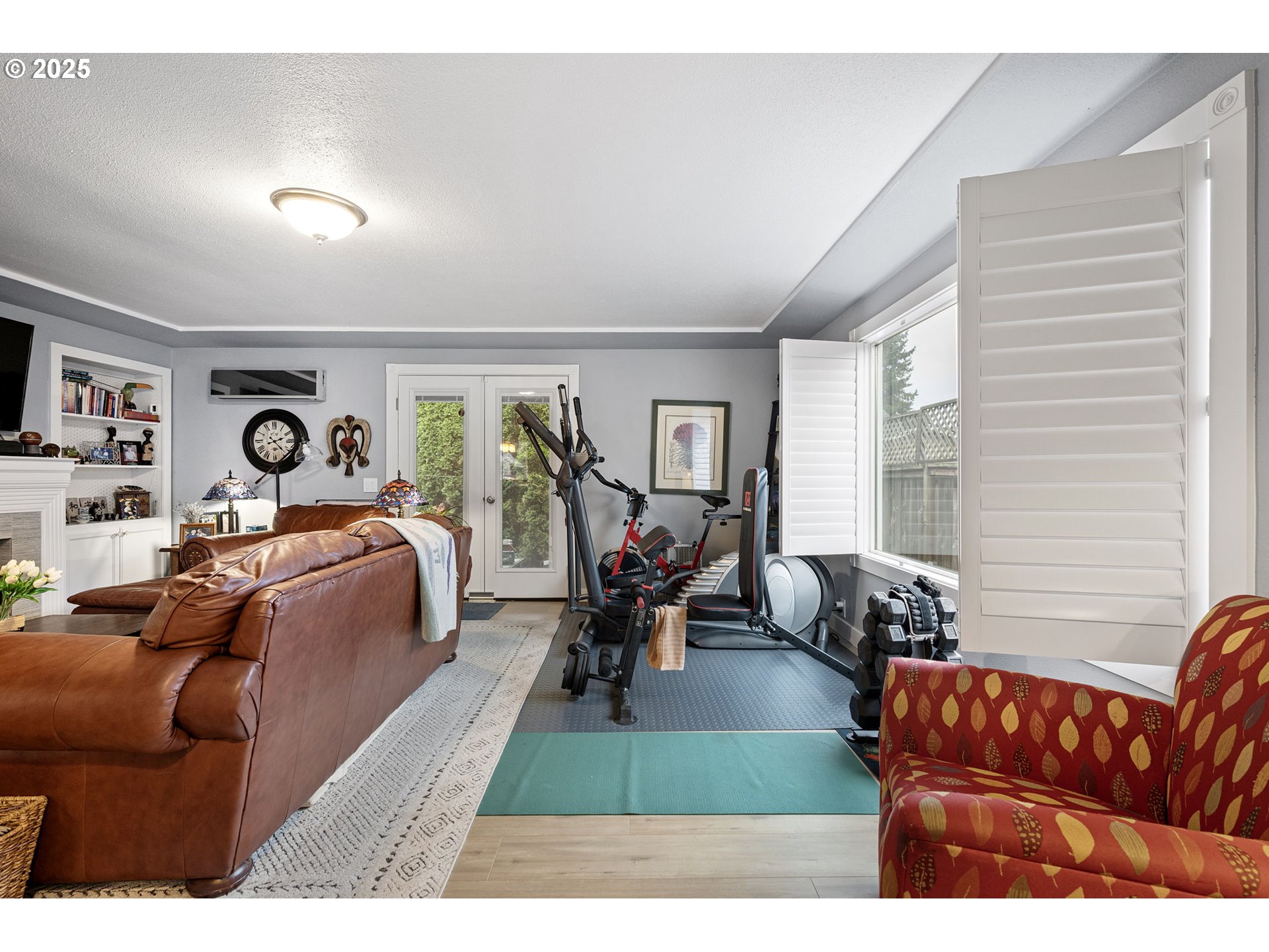 355 River Loop 2 Eugene, OR 97404 - Photo 4 of 47 Living Room