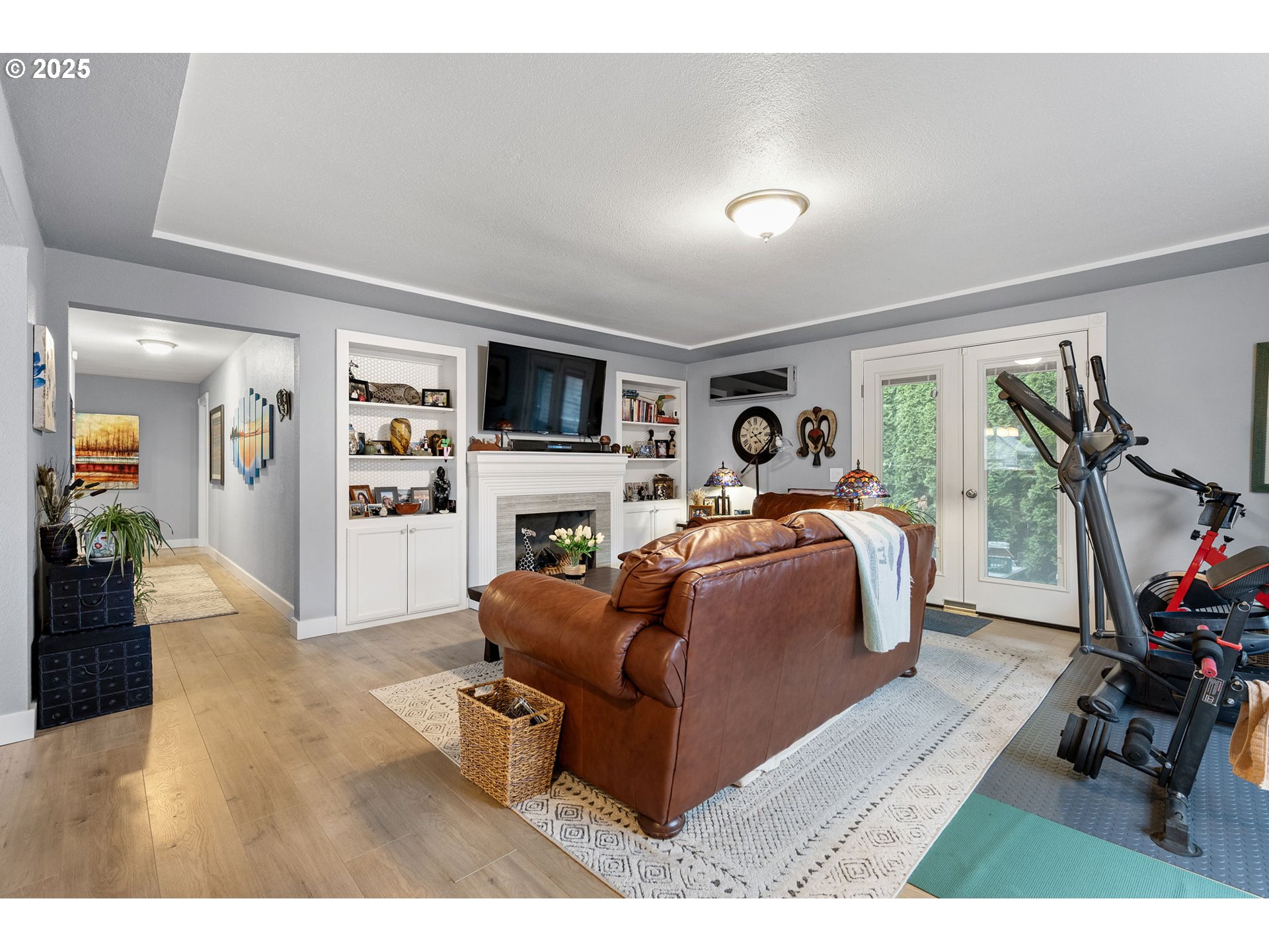 355 River Loop 2 Eugene, OR 97404 - Photo 5 of 47 Living Room
